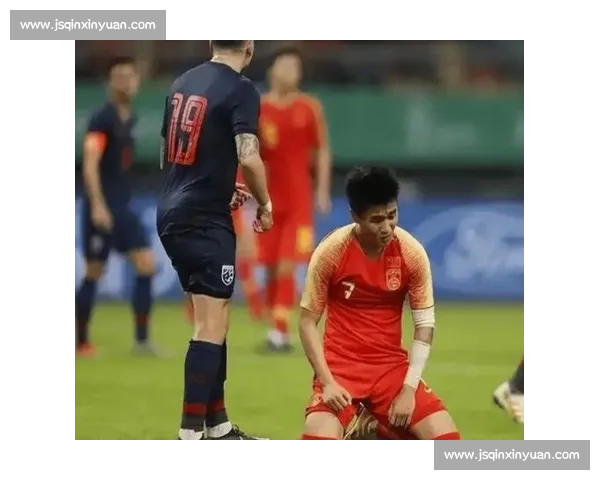 重庆国脚赛后饮酒风波：职业边界争议与舆论撕裂